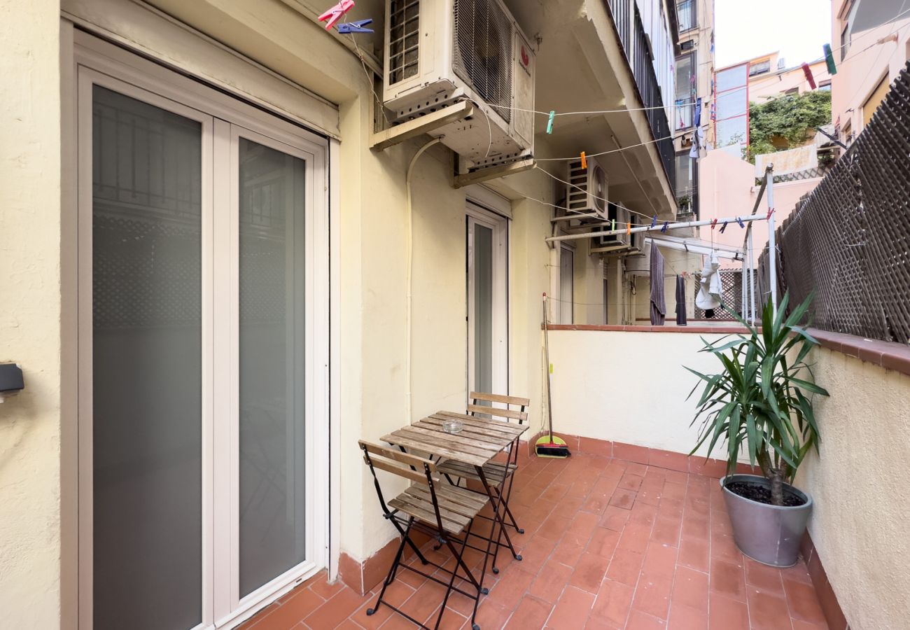 Apartamento em Barcelona - GRACIA COMFORT, with patio area