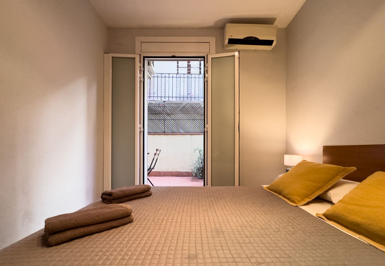 Apartamento em Barcelona - GRACIA COMFORT, with patio area