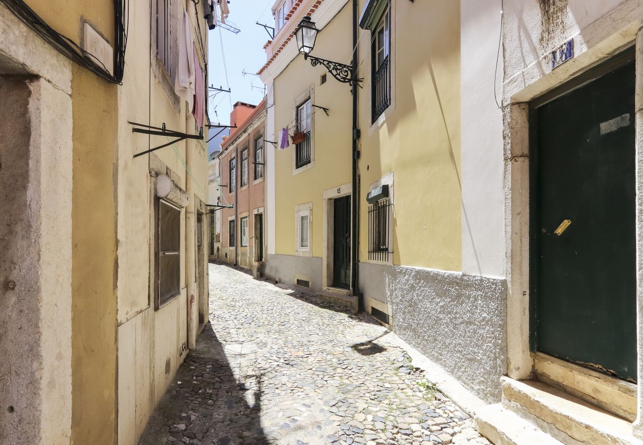Apartamento em Lisboa - TYPICAL MOURARIA by HOMING