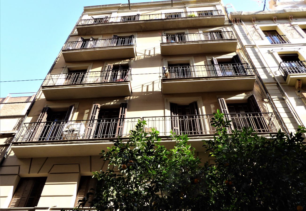 Apartamento em Barcelona - GRACIA boho chic, balcony, trees