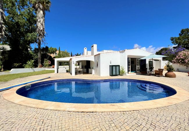 Villa em Albufeira - ALBUFEIRA BALAIA VILLA WITH PRIVATE POOL by HOMING