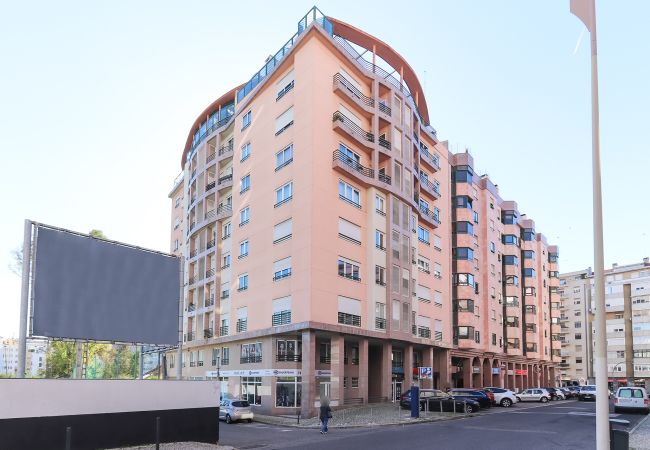 Apartamento em Lisboa - LARANJEIRAS DESIGN by HOMING