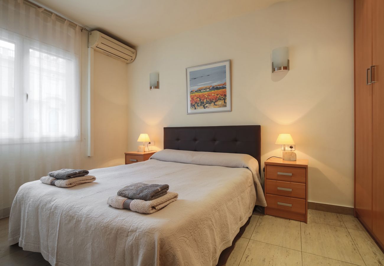 Apartment in Barcelona - MARQUES, modern 4bed/2bath apartment