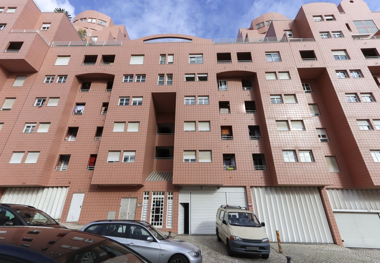 Apartment in Lisbon - MODERN GRAÇA by HOMING