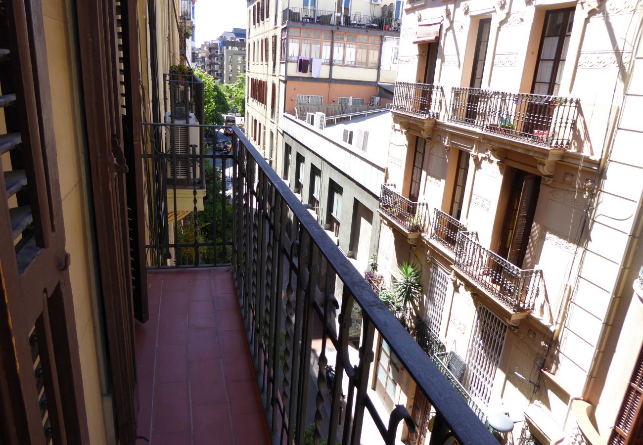 Apartment in Barcelona - GRACIA style, balcony