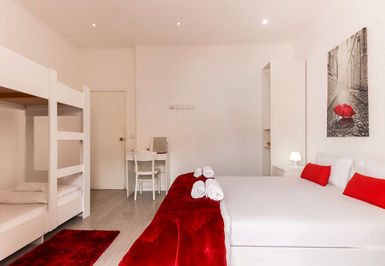 Rent by room in Lisbon - DOWNTOWN PALMA SUITES 404 by HOMING