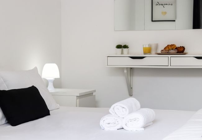 Rent by room in Lisbon - DOWNTOWN PALMA SUITES 403 by HOMING