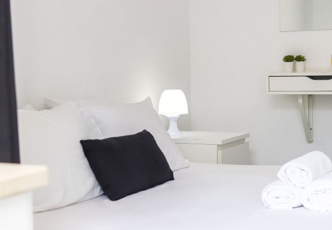 Rent by room in Lisbon - DOWNTOWN PALMA SUITES 403 by HOMING