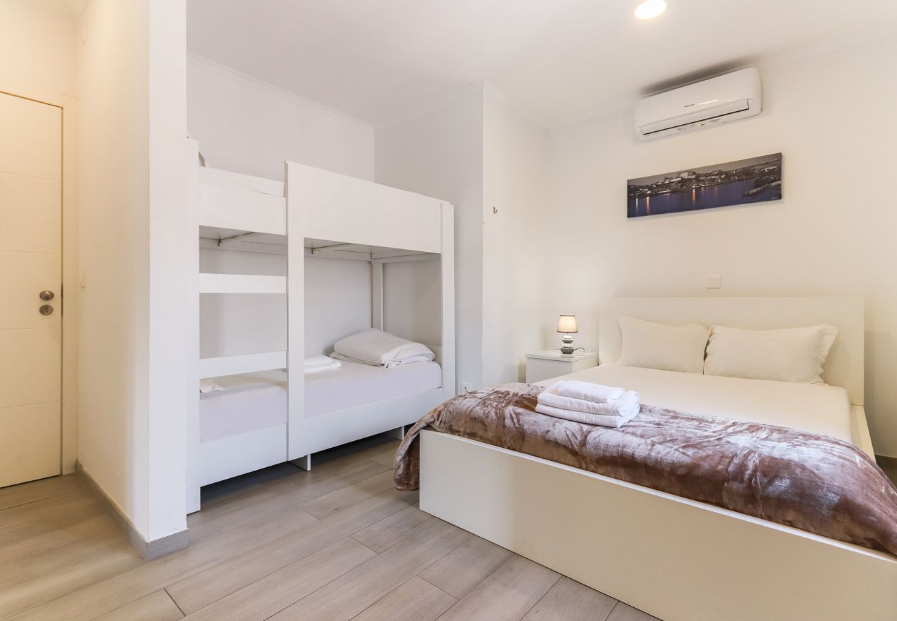 Rent by room in Lisbon - DOWNTOWN PALMA SUITES 302 by HOMING