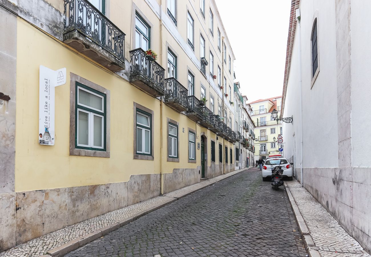 Rent by room in Lisbon - CHIADO PRIME SUITES IV by HOMING