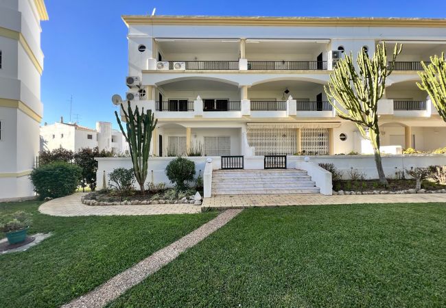 Apartment in Vilamoura - VILAMOURA GARDEN VIEW 1 WITH POOL by HOMING