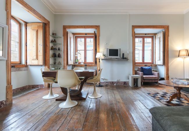 Rent by room in Lisbon - DOWNTOWN VINTAGE SUITE I by HOMING