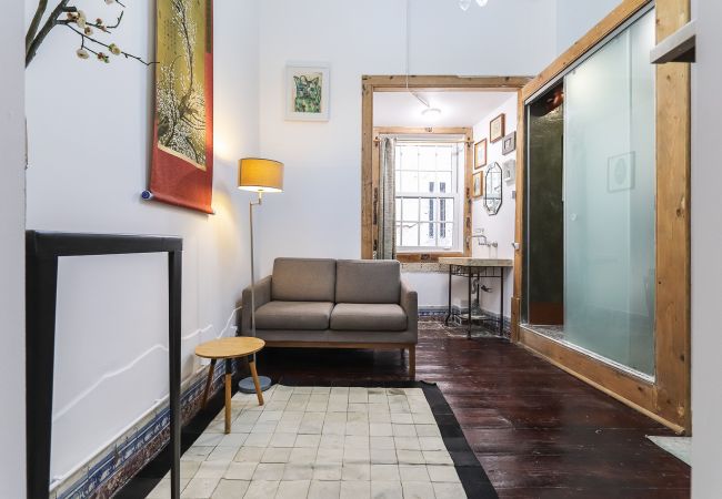 Rent by room in Lisbon - DOWNTOWN VINTAGE SUITE IV by HOMING