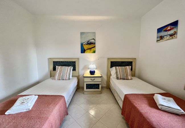 Apartamento en Albufeira - ALBUFEIRA BALAIA GOLF VILLAGE 1 WITH POOL by HOMIN
