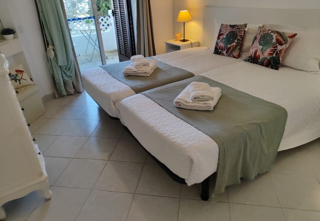 Apartamento en Albufeira - ALBUFEIRA BALAIA GOLF VILLAGE 4 WITH POOL by HOMIN