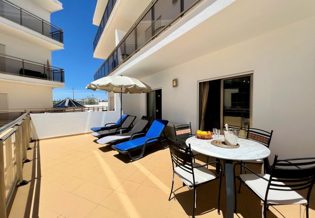 Appartement à Albufeira - ALBUFEIRA TERRACE WITH POOL by HOMING
