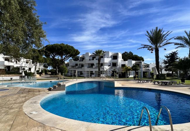 Appartement à Albufeira - ALBUFEIRA BALAIA GOLF VILLAGE 3 WITH POOL byHOMING